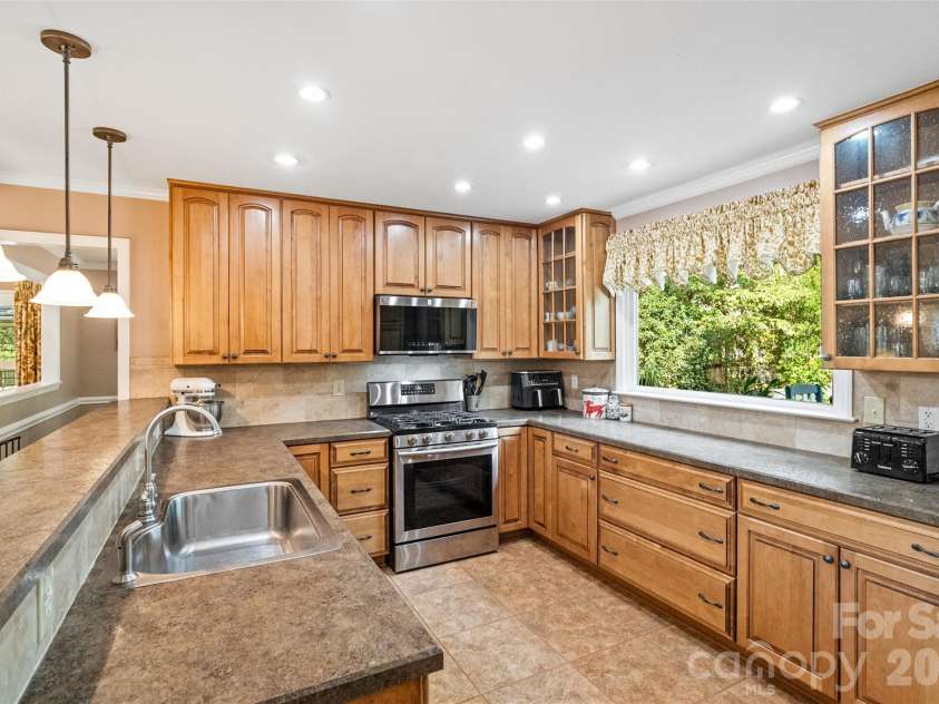 9831 Spring Harvest Drive, Mint Hill, NC 28227.  MLS# CAR4432113, YatesRealty ID 55803. 