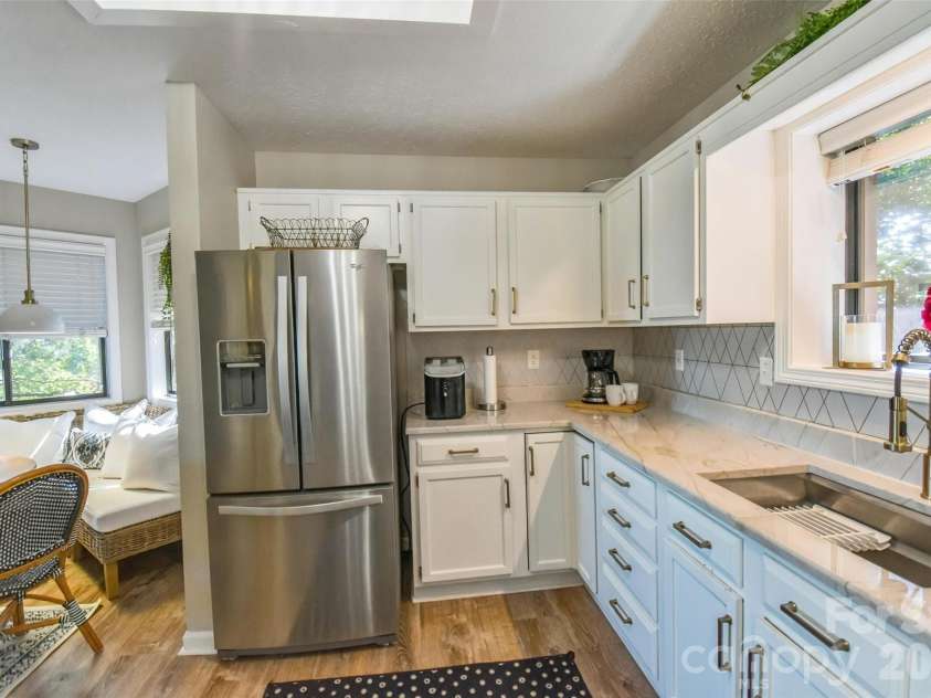 163 Country Ridge Road, Hendersonville, NC 28739.  MLS# CAR4432394, YatesRealty ID 55804. Kitchen