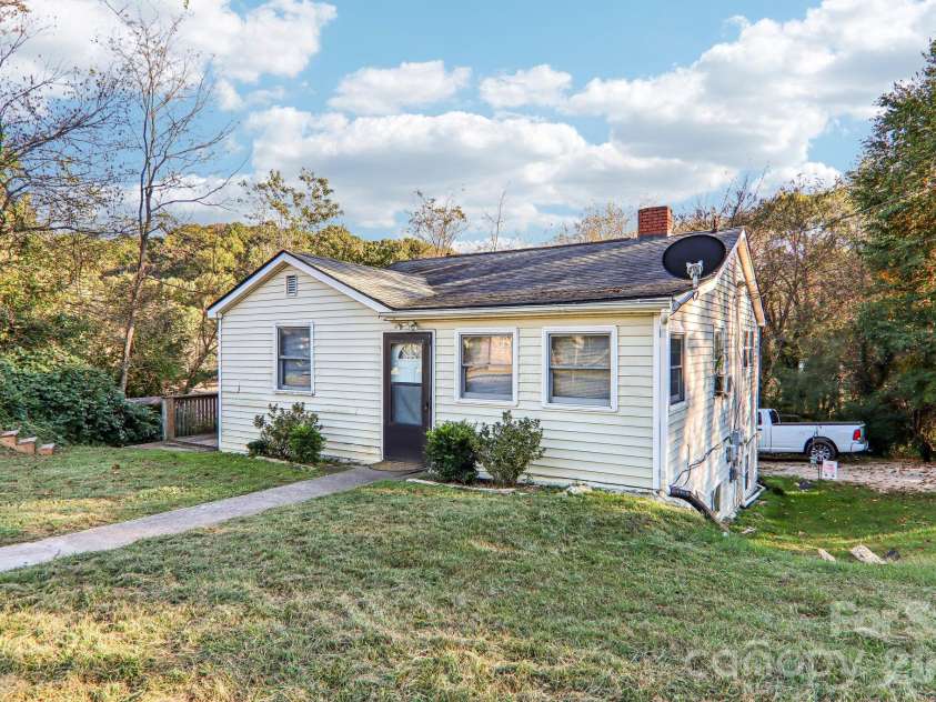 1991 & 1993 Plott Creek Road, Waynesville, NC 28786.  MLS# CAR4431420, YatesRealty ID 55805. 