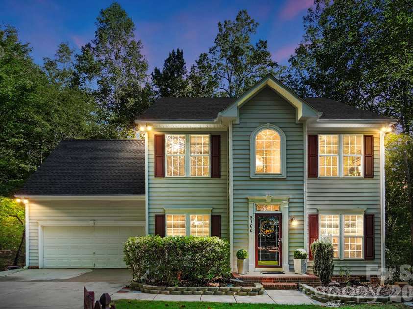 2100 Pineapple Court, Matthews, NC 28105.  MLS# CAR4431286, YatesRealty ID 55807. 