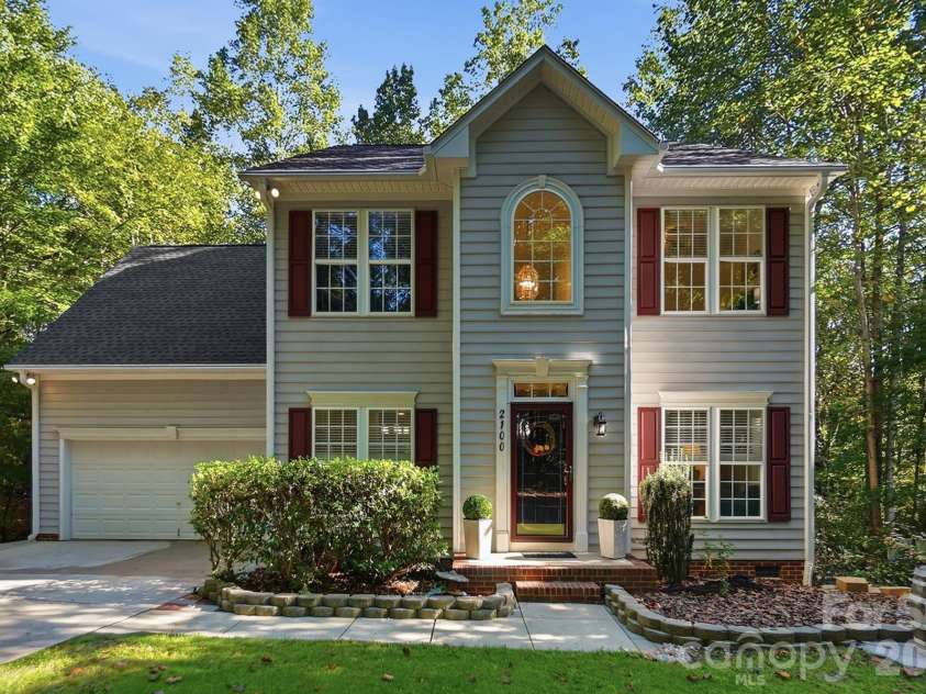 2100 Pineapple Court, Matthews, NC 28105.  MLS# CAR4431286, YatesRealty ID 55807. 