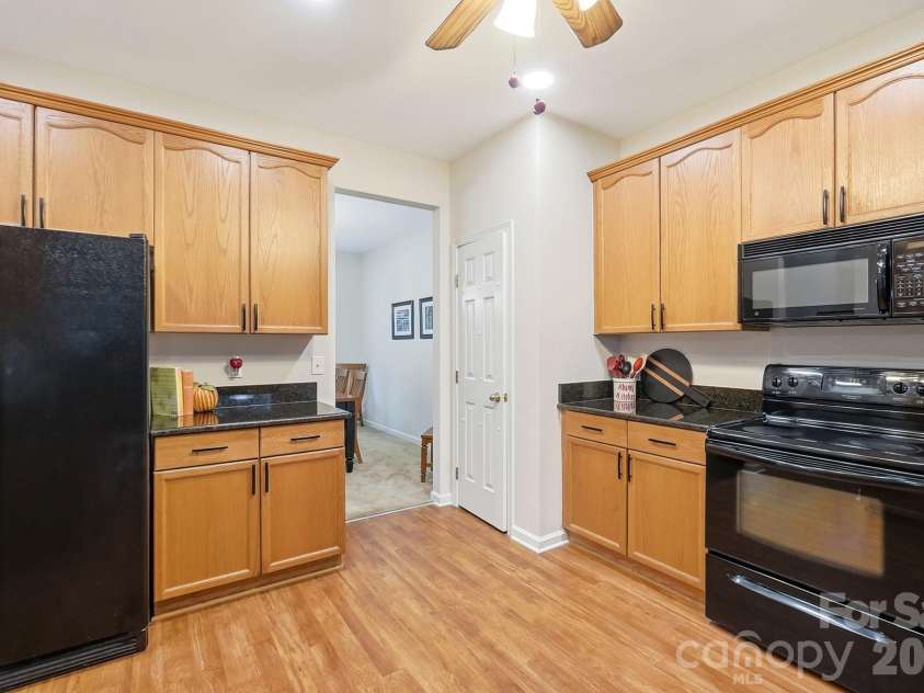 2100 Pineapple Court, Matthews, NC 28105.  MLS# CAR4431286, YatesRealty ID 55807. 