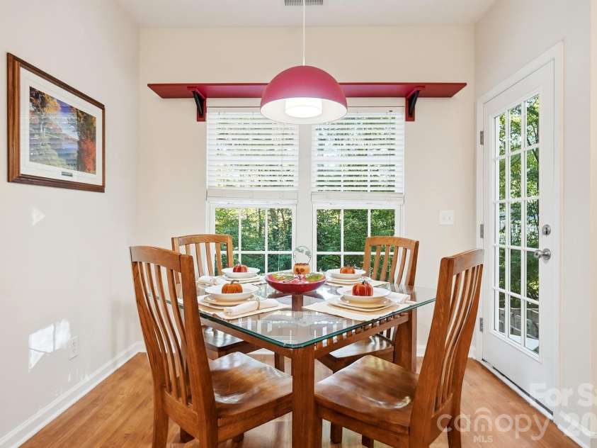2100 Pineapple Court, Matthews, NC 28105.  MLS# CAR4431286, YatesRealty ID 55807. 
