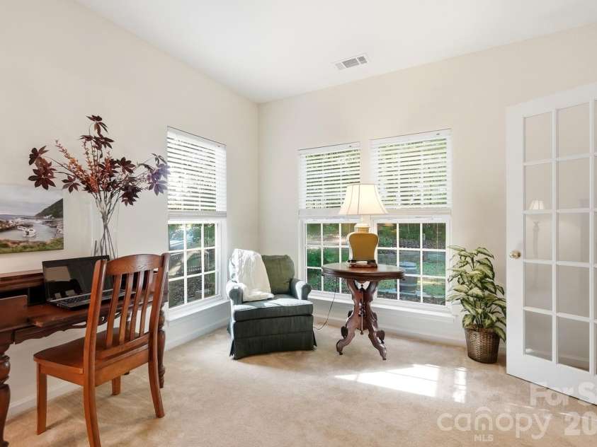 2100 Pineapple Court, Matthews, NC 28105.  MLS# CAR4431286, YatesRealty ID 55807. 