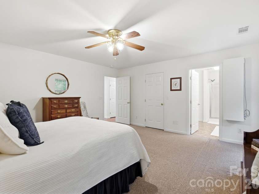 2100 Pineapple Court, Matthews, NC 28105.  MLS# CAR4431286, YatesRealty ID 55807. 