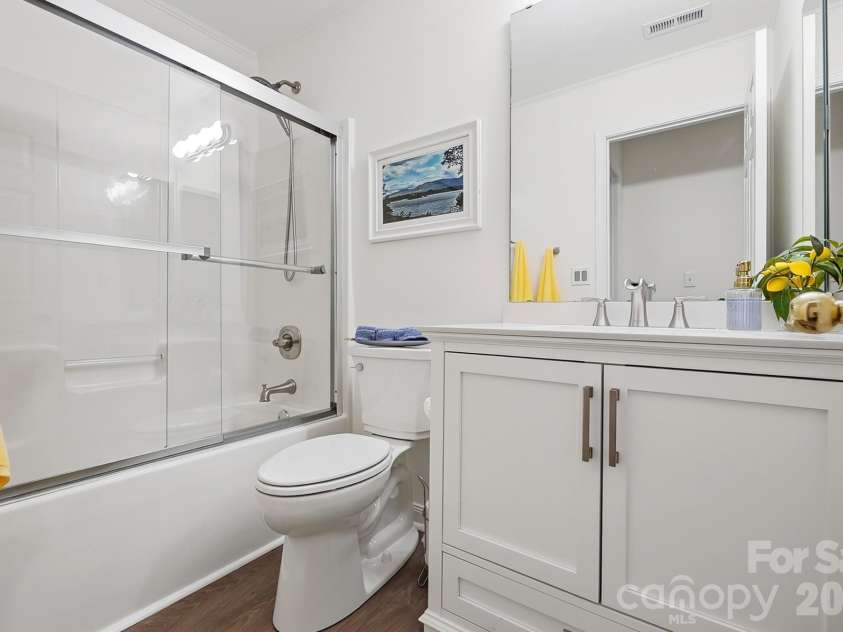 2100 Pineapple Court, Matthews, NC 28105.  MLS# CAR4431286, YatesRealty ID 55807. Second full bath