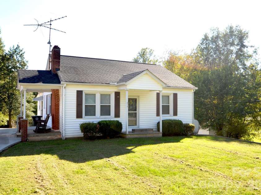 813 Powell Avenue, Valdese, NC 28690.  MLS# CAR4432871, YatesRealty ID 55809. 