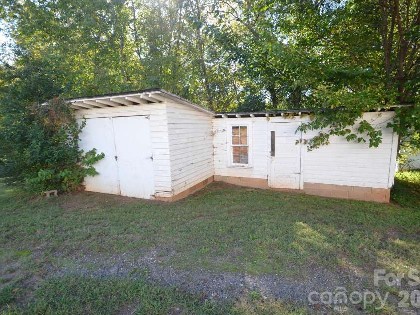 813 Powell Avenue, Valdese, NC 28690.  MLS# CAR4432871, YatesRealty ID 55809. 