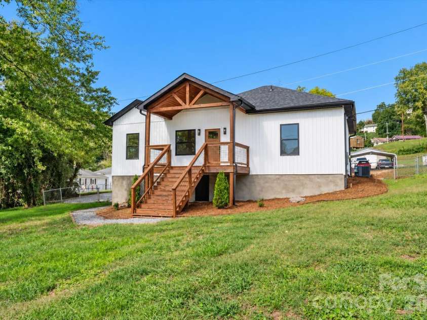45 Gladden Street, Marion, NC 28752.  MLS# CAR4432191, YatesRealty ID 55814. 