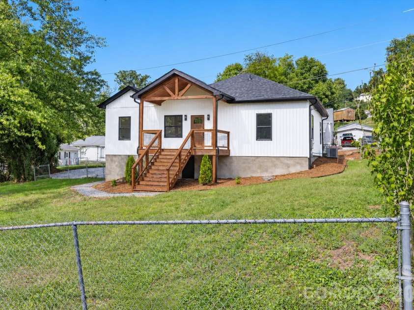 45 Gladden Street, Marion, NC 28752.  MLS# CAR4432191, YatesRealty ID 55814. 