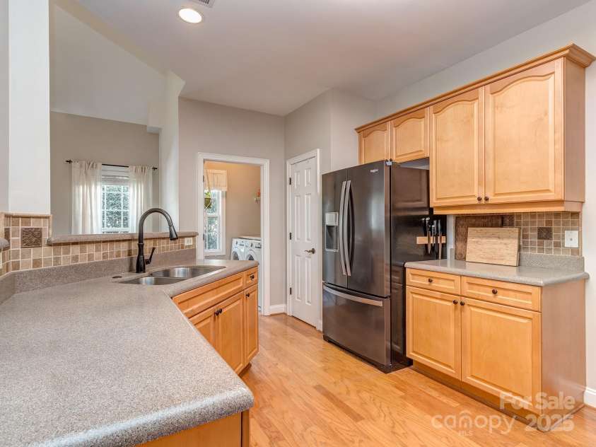 1009 Summer Creste Drive, Indian Trail, NC 28079.  MLS# CAR4241045, YatesRealty ID 5582. Kitchen