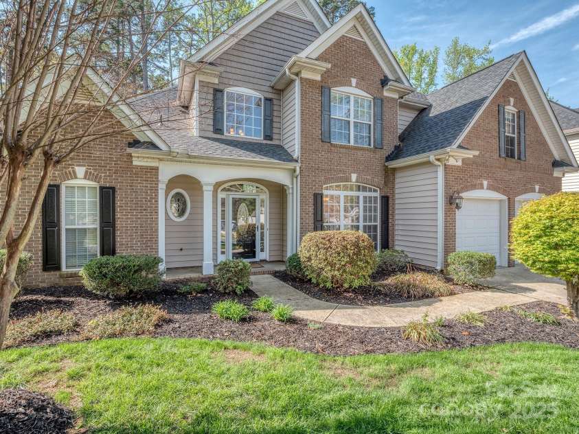 1009 Summer Creste Drive, Indian Trail, NC 28079.  MLS# CAR4241045, YatesRealty ID 5582. Welcome Home!