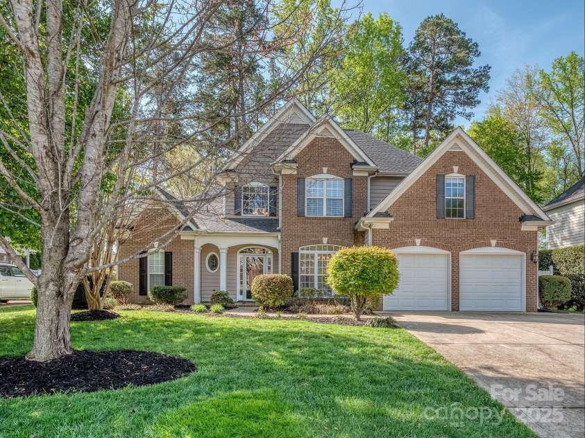 1009 Summer Creste Drive, Indian Trail, NC 28079.  MLS# CAR4241045, YatesRealty ID 5582. Welcome Home!