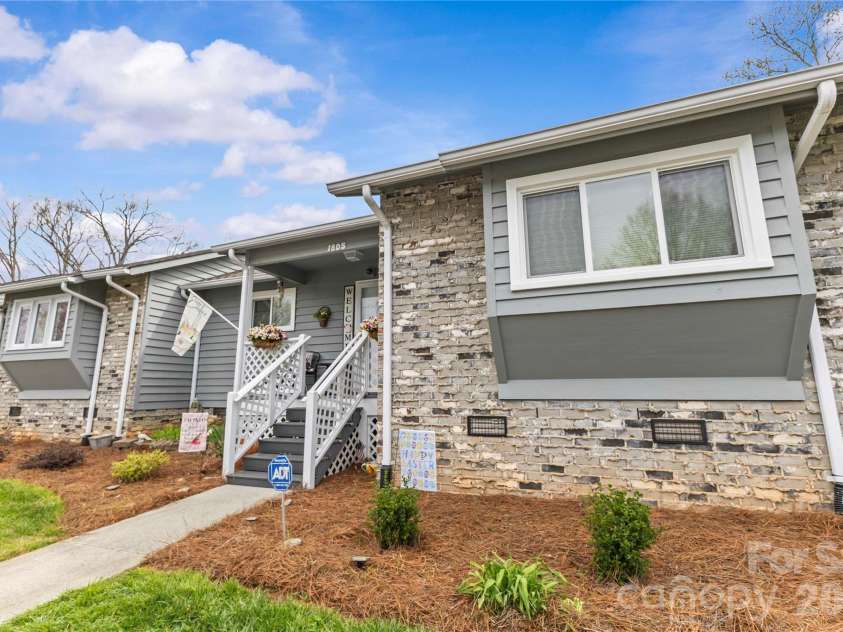 1805 Wellington Hills Circle, Salisbury, NC 28147.  MLS# CAR4355014, YatesRealty ID 5582. 