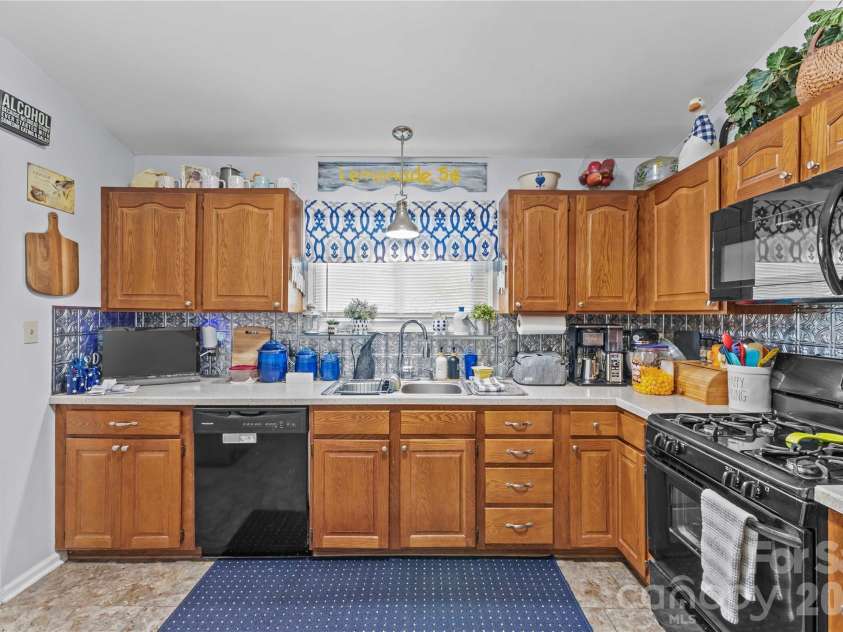 1805 Wellington Hills Circle, Salisbury, NC 28147.  MLS# CAR4355014, YatesRealty ID 5582. 