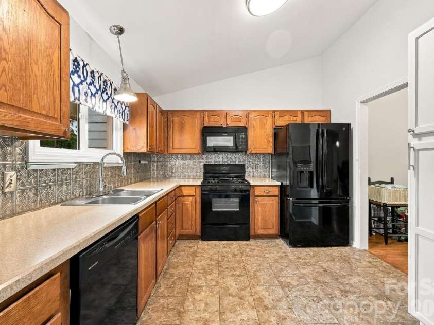 1805 Wellington Hills Circle, Salisbury, NC 28147.  MLS# CAR4434227, YatesRealty ID 5582. 