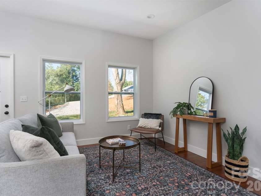 22 Crestfield Avenue, Asheville, NC 28804.  MLS# CAR4433109, YatesRealty ID 55821. 