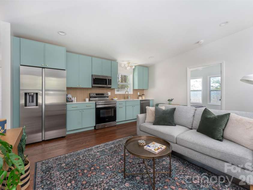 22 Crestfield Avenue, Asheville, NC 28804.  MLS# CAR4433109, YatesRealty ID 55821. 