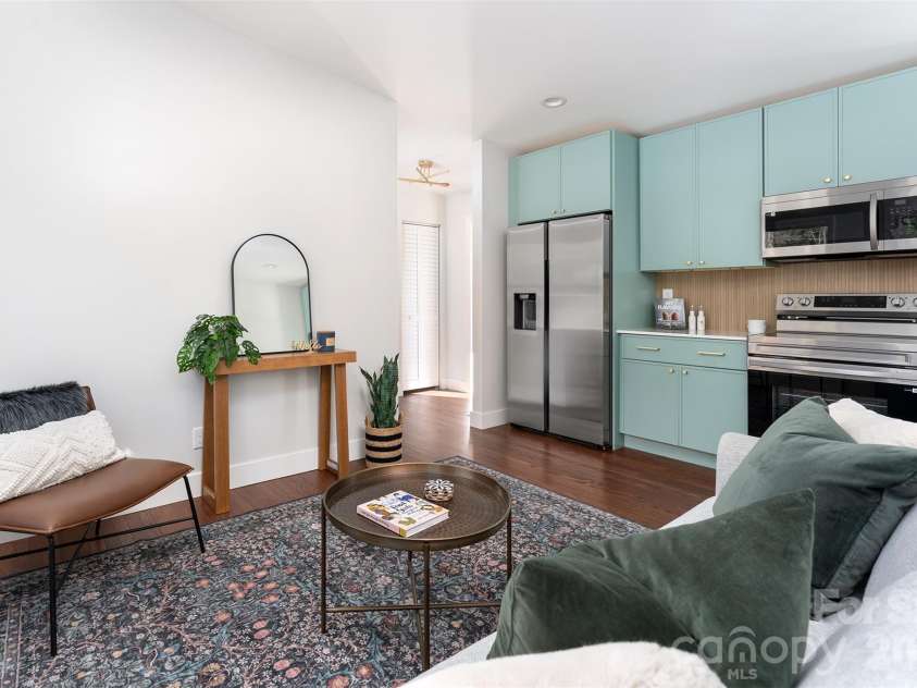 22 Crestfield Avenue, Asheville, NC 28804.  MLS# CAR4433109, YatesRealty ID 55821. 