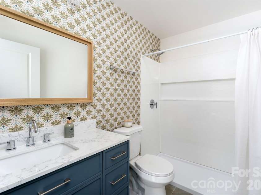 22 Crestfield Avenue, Asheville, NC 28804.  MLS# CAR4433109, YatesRealty ID 55821. 