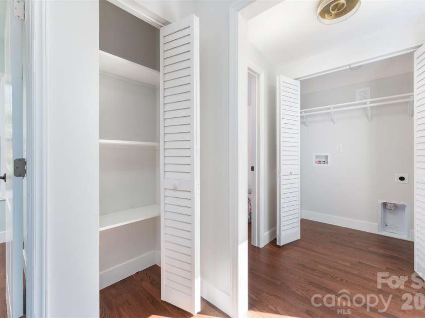 22 Crestfield Avenue, Asheville, NC 28804.  MLS# CAR4433109, YatesRealty ID 55821. 