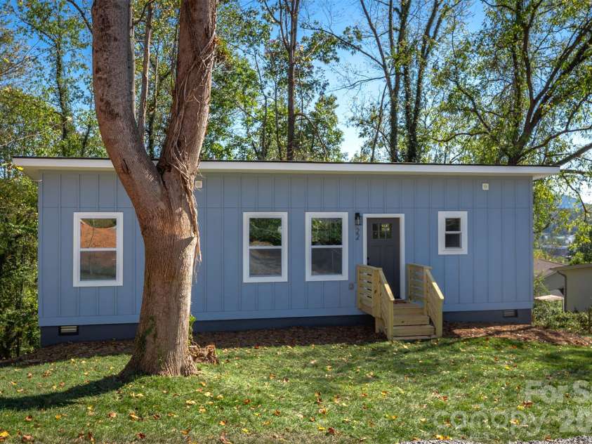 22 Crestfield Avenue, Asheville, NC 28804.  MLS# CAR4433109, YatesRealty ID 55821. 