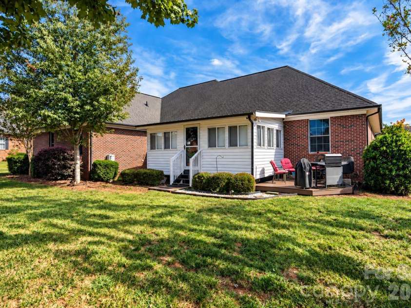 2915 Woodfield Lane, Lincolnton, NC 28092.  MLS# CAR4432025, YatesRealty ID 55823. 