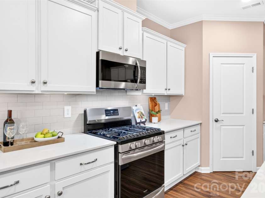 201 Picasso Lane, Mount Holly, NC 28120.  MLS# CAR4432622, YatesRealty ID 55825. 