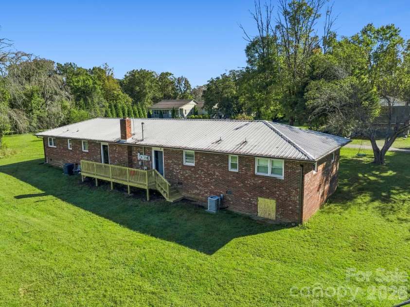 17 Randolph Avenue, Flat Rock, NC 28731.  MLS# CAR4428296, YatesRealty ID 55829. Duplex on Smoke Rise Hill Dr