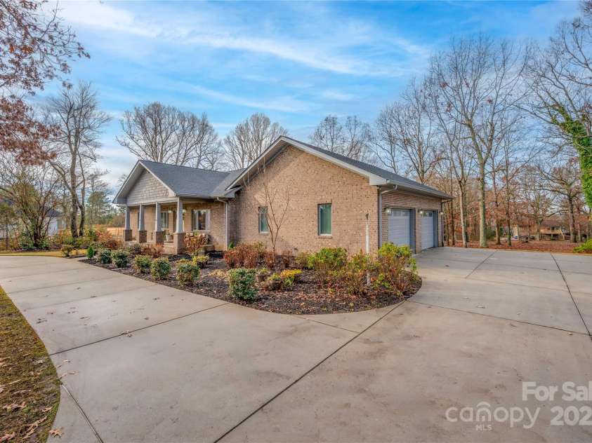 1115 Stony Point Road, Kings Mountain, NC 28086.  MLS# CAR4206093, YatesRealty ID 5583. 