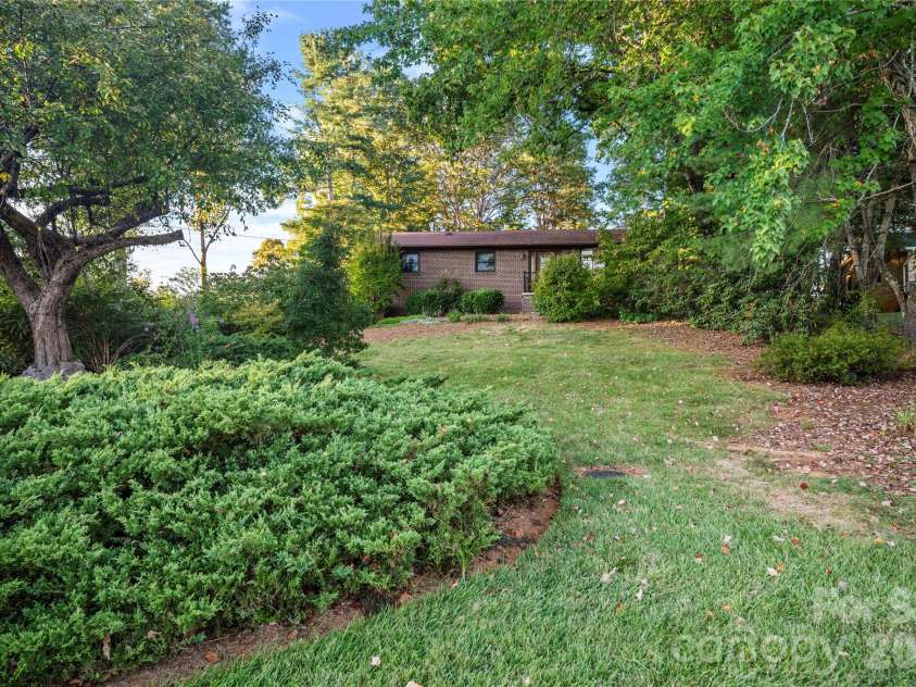 9 Fullam Drive, Arden, NC 28704.  MLS# CAR4432265, YatesRealty ID 55830. 
