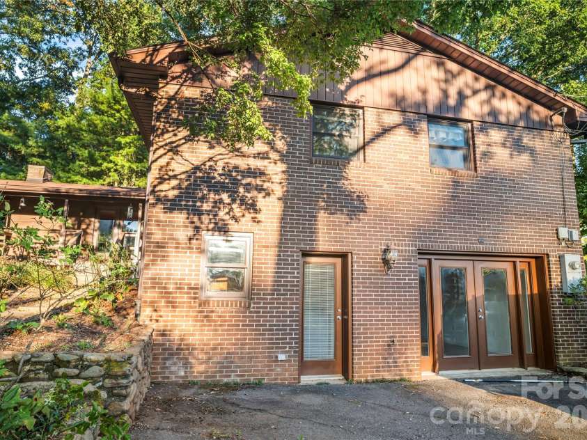 9 Fullam Drive, Arden, NC 28704.  MLS# CAR4432265, YatesRealty ID 55830. 
