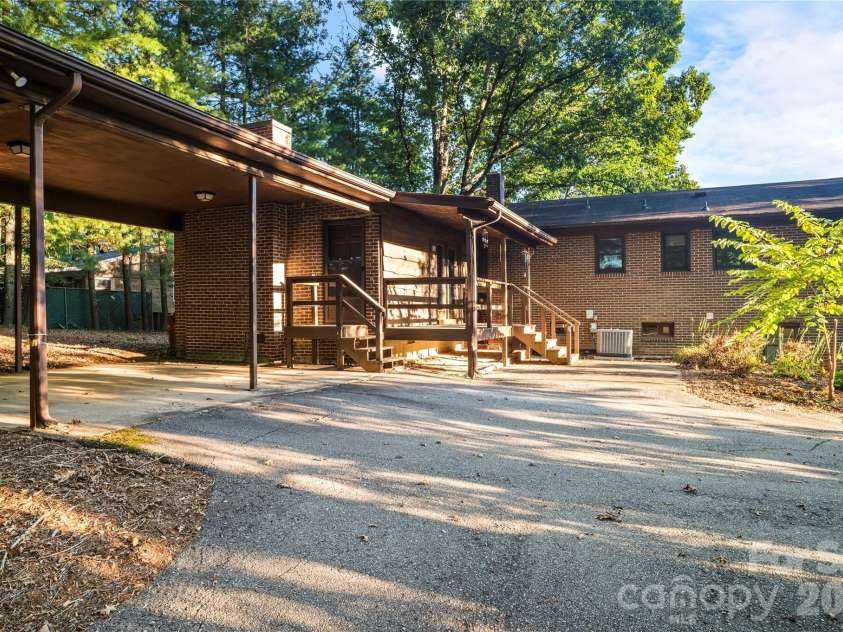 9 Fullam Drive, Arden, NC 28704.  MLS# CAR4432265, YatesRealty ID 55830. 