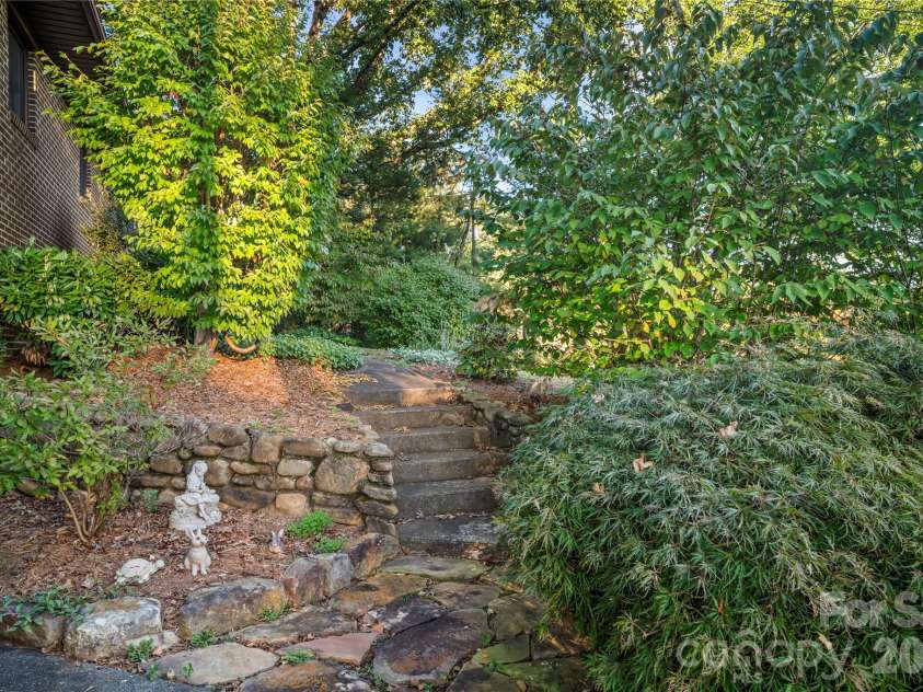 9 Fullam Drive, Arden, NC 28704.  MLS# CAR4432265, YatesRealty ID 55830. 