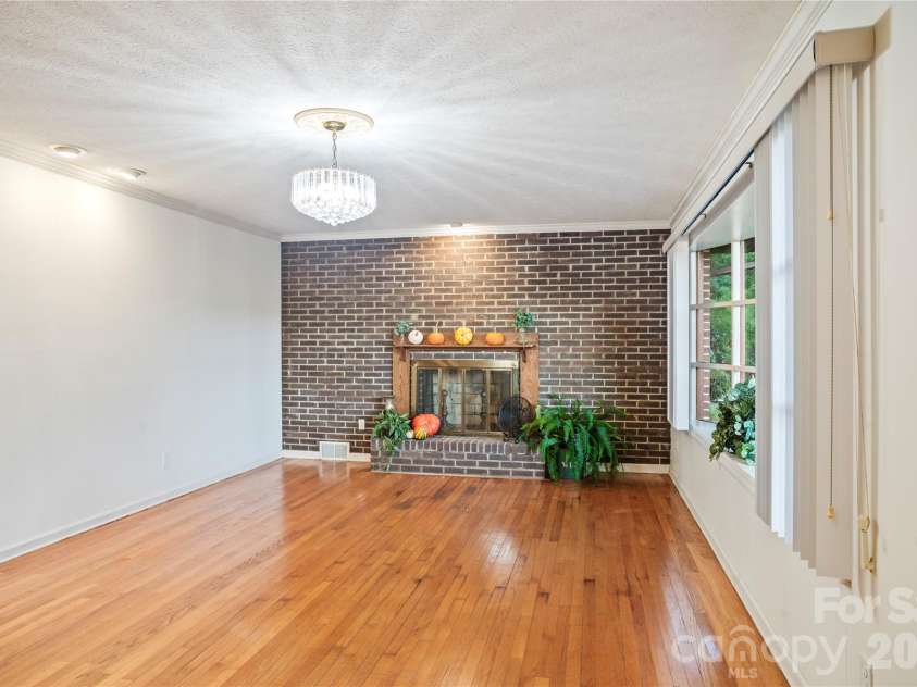 9 Fullam Drive, Arden, NC 28704.  MLS# CAR4432265, YatesRealty ID 55830. 