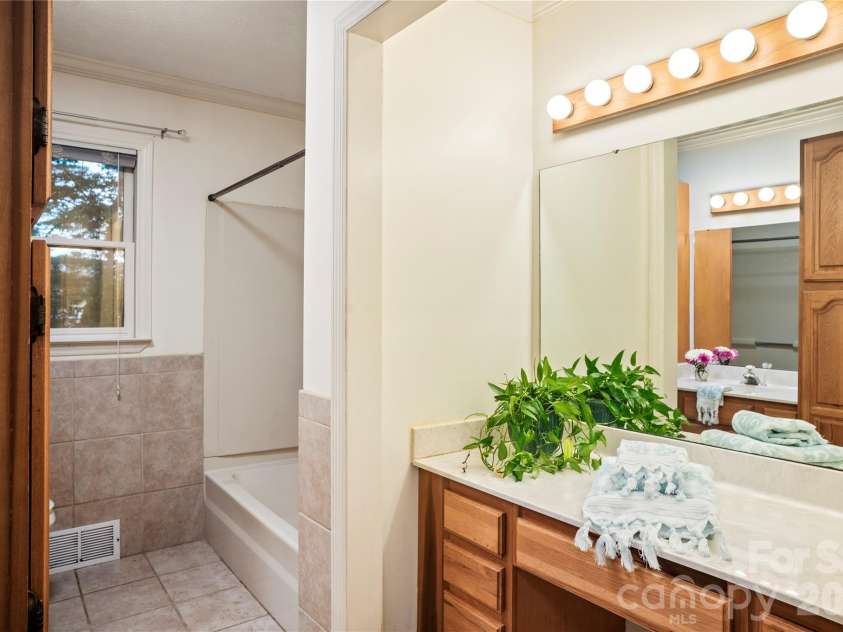 9 Fullam Drive, Arden, NC 28704.  MLS# CAR4432265, YatesRealty ID 55830. 