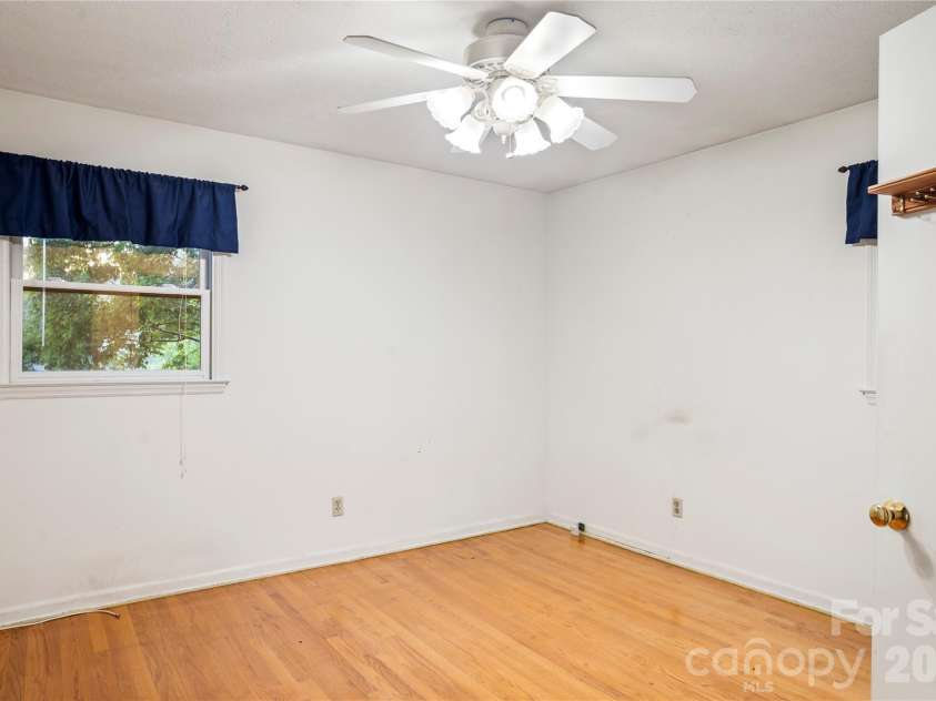 9 Fullam Drive, Arden, NC 28704.  MLS# CAR4432265, YatesRealty ID 55830. 