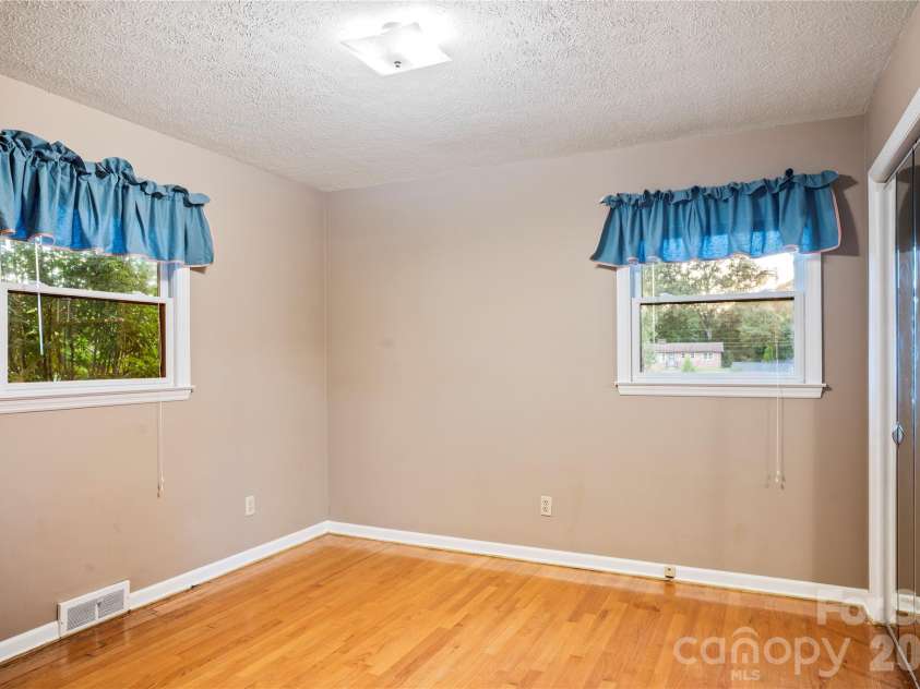 9 Fullam Drive, Arden, NC 28704.  MLS# CAR4432265, YatesRealty ID 55830. 