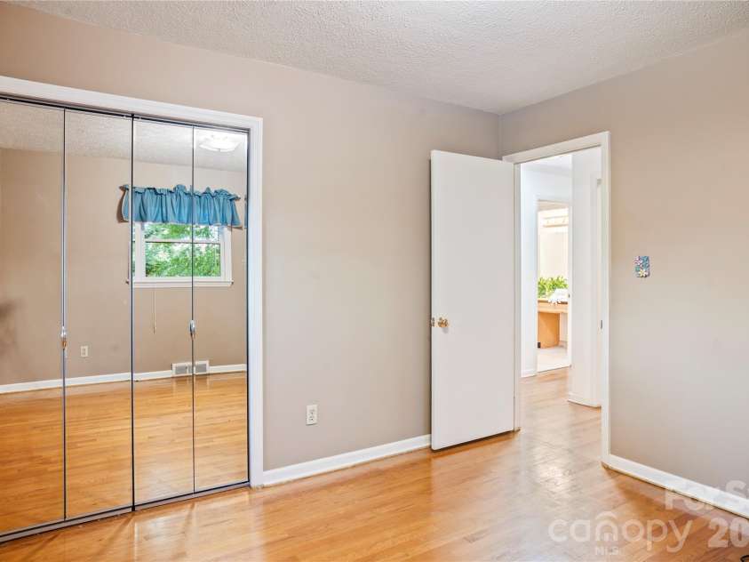 9 Fullam Drive, Arden, NC 28704.  MLS# CAR4432265, YatesRealty ID 55830. 