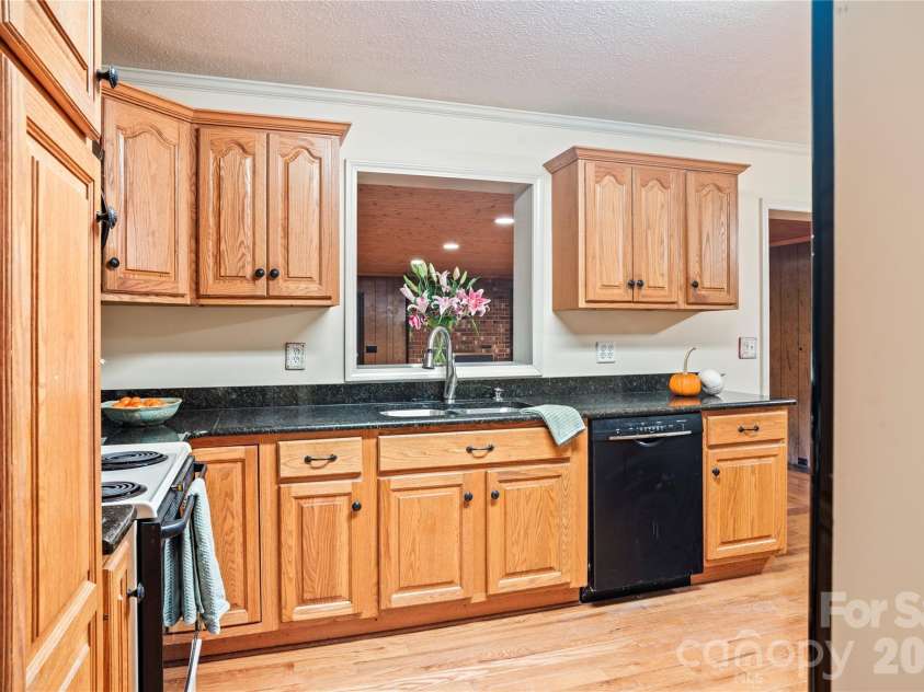9 Fullam Drive, Arden, NC 28704.  MLS# CAR4432265, YatesRealty ID 55830. 