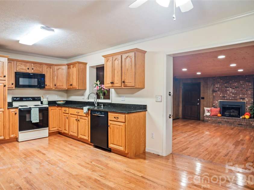 9 Fullam Drive, Arden, NC 28704.  MLS# CAR4432265, YatesRealty ID 55830. 
