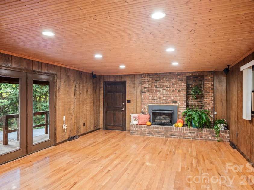9 Fullam Drive, Arden, NC 28704.  MLS# CAR4432265, YatesRealty ID 55830. 
