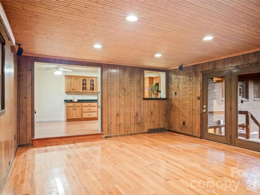 9 Fullam Drive, Arden, NC 28704.  MLS# CAR4432265, YatesRealty ID 55830. 
