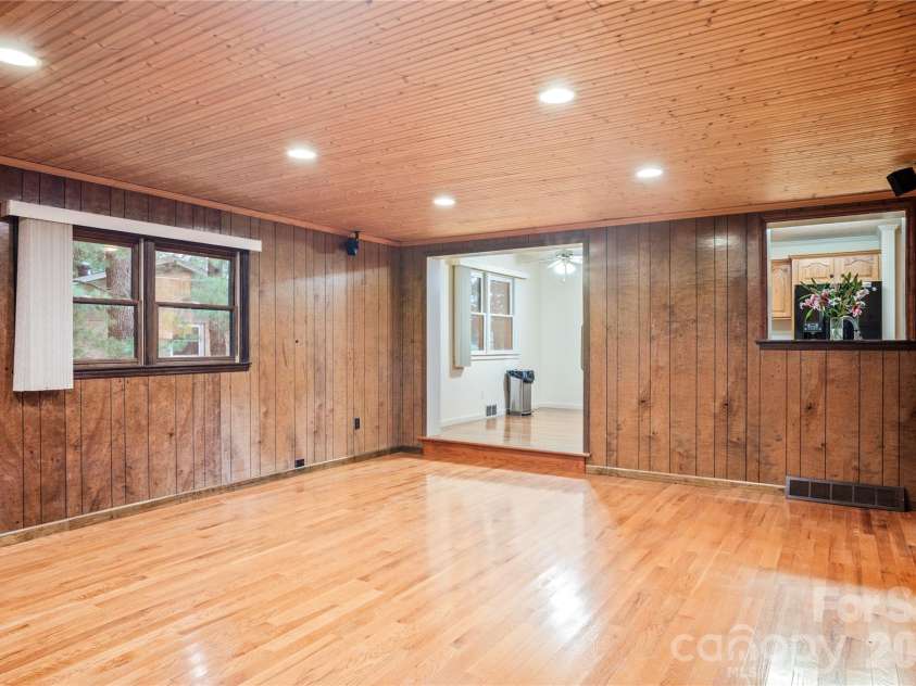 9 Fullam Drive, Arden, NC 28704.  MLS# CAR4432265, YatesRealty ID 55830. 