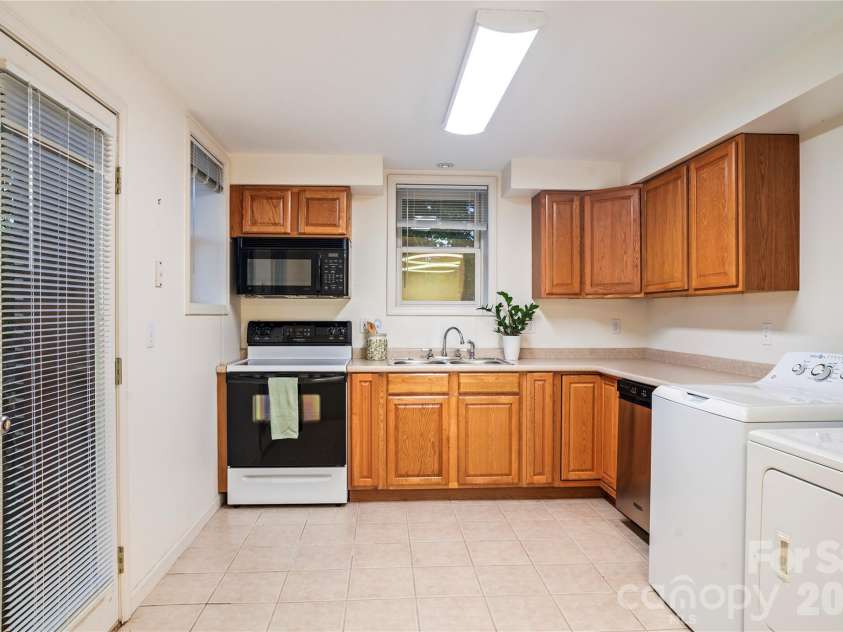 9 Fullam Drive, Arden, NC 28704.  MLS# CAR4432265, YatesRealty ID 55830. 