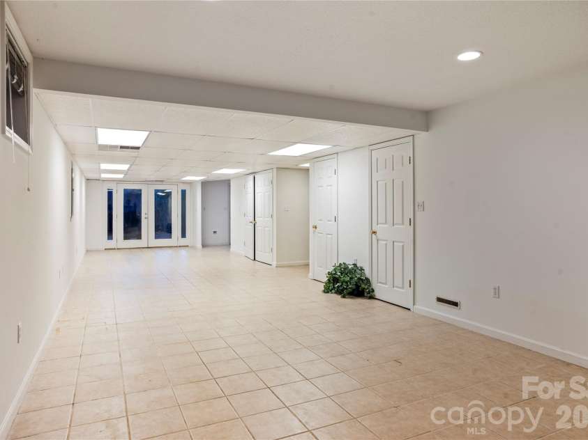 9 Fullam Drive, Arden, NC 28704.  MLS# CAR4432265, YatesRealty ID 55830. 