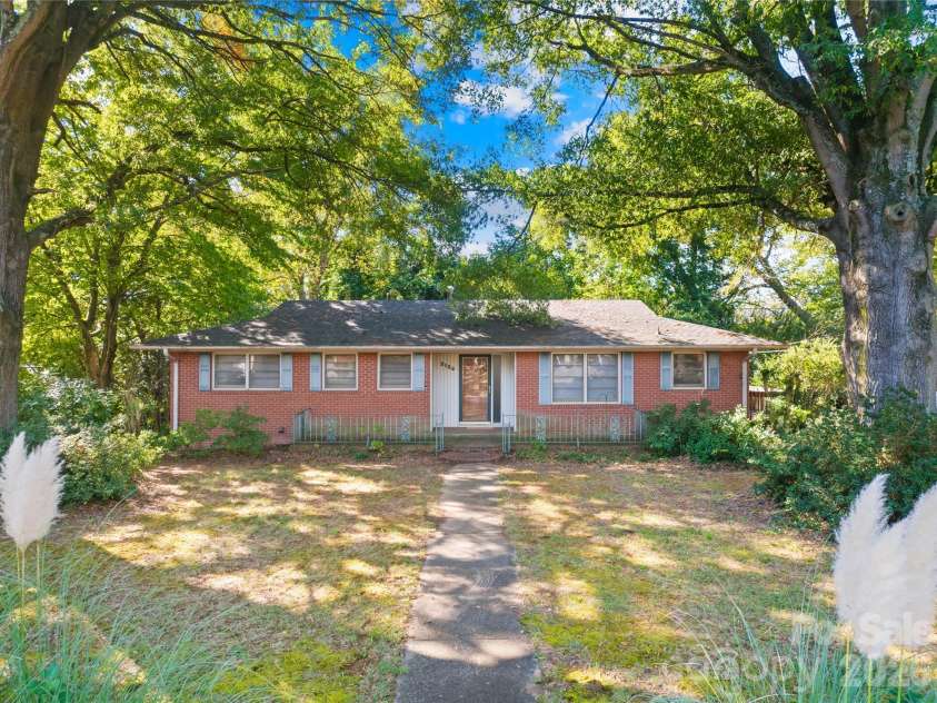2124 Woodlawn Street, Kannapolis, NC 28083.  MLS# CAR4433052, YatesRealty ID 55832. 