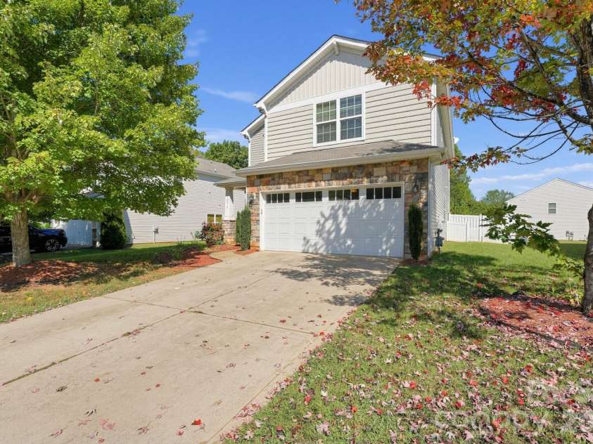 10019 Bristley Road, Charlotte, NC 28227.  MLS# CAR4432852, YatesRealty ID 55834. 