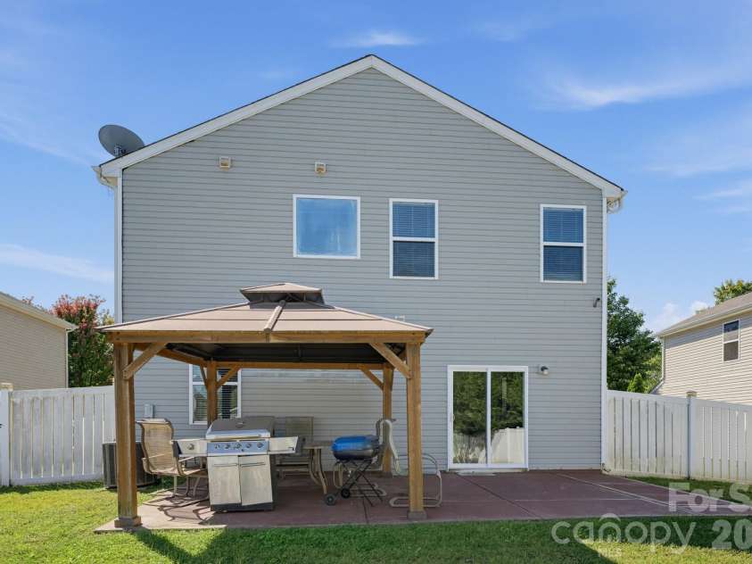 10019 Bristley Road, Charlotte, NC 28227.  MLS# CAR4432852, YatesRealty ID 55834. 