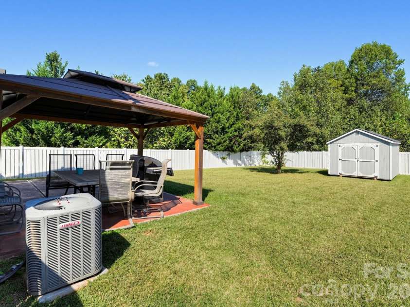 10019 Bristley Road, Charlotte, NC 28227.  MLS# CAR4432852, YatesRealty ID 55834. 